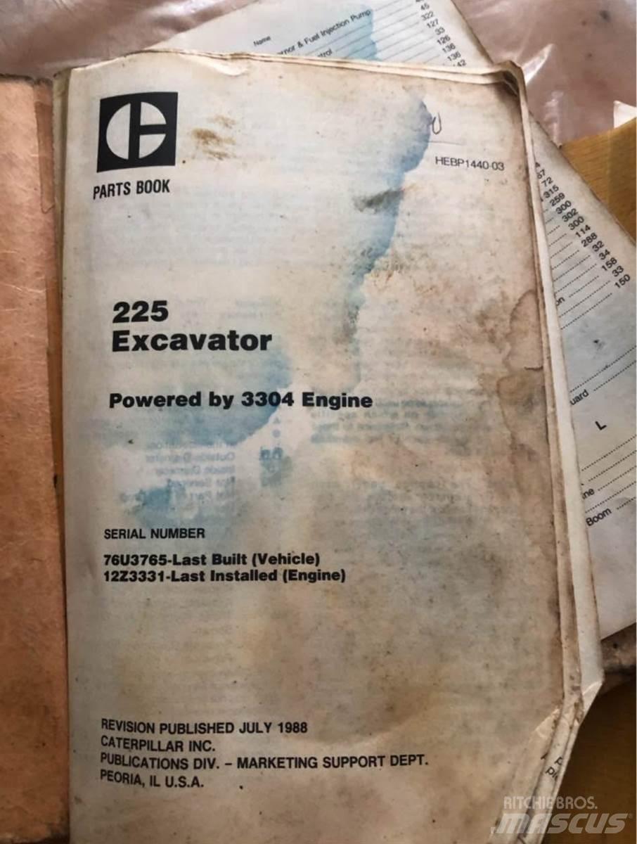 CAT 225 LC حفارات زحافة