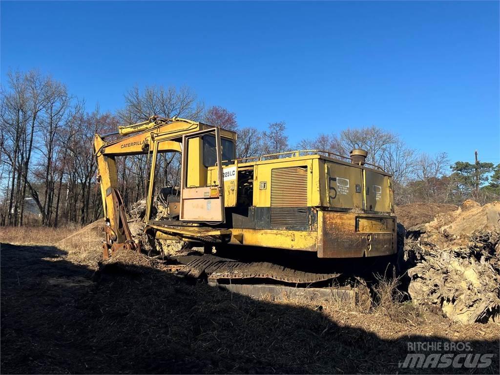 CAT 225 LC حفارات زحافة