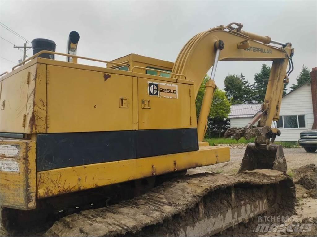 CAT 225 LC حفارات زحافة
