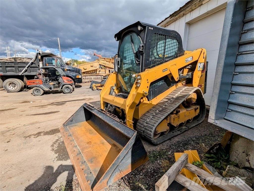 CAT 239D3 لوادر انزلاقية التوجيه