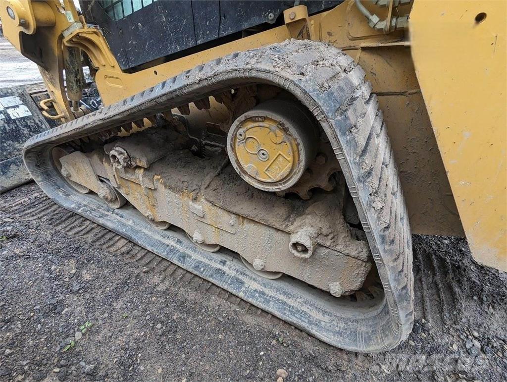 CAT 239D3 لوادر انزلاقية التوجيه