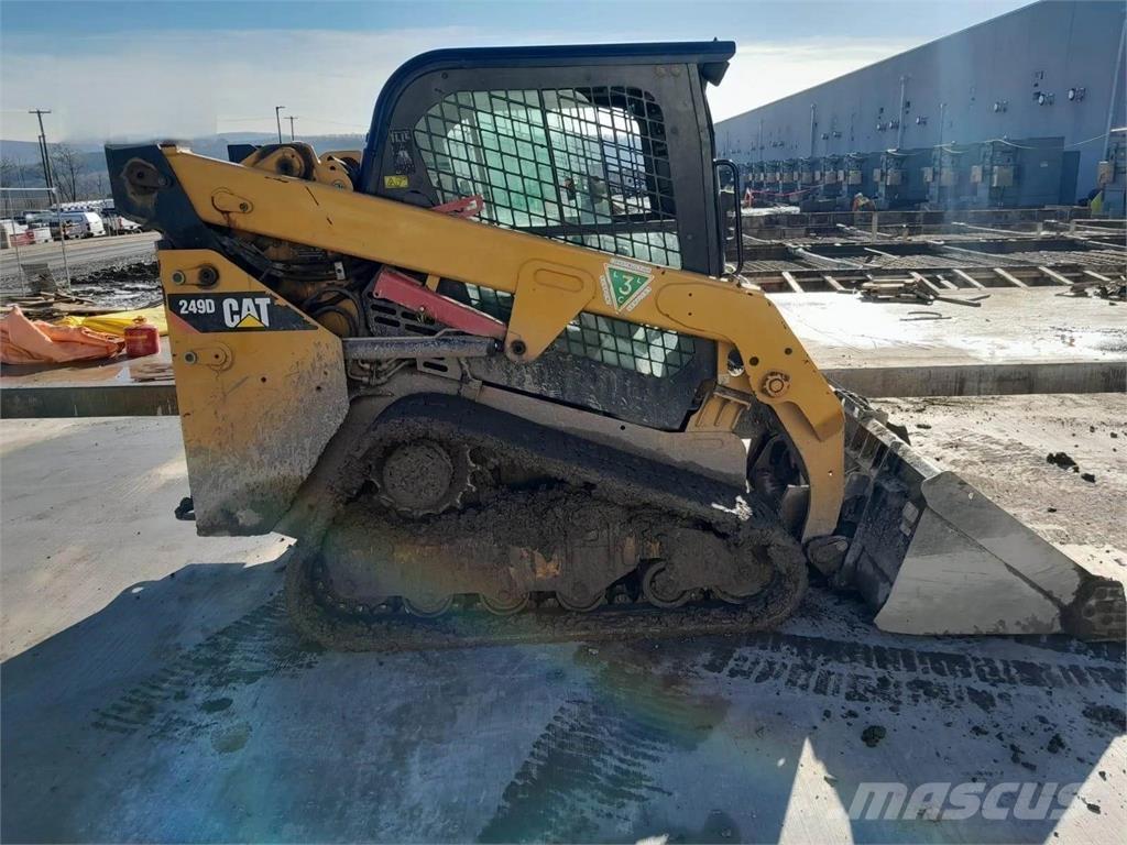 CAT 249D لوادر انزلاقية التوجيه