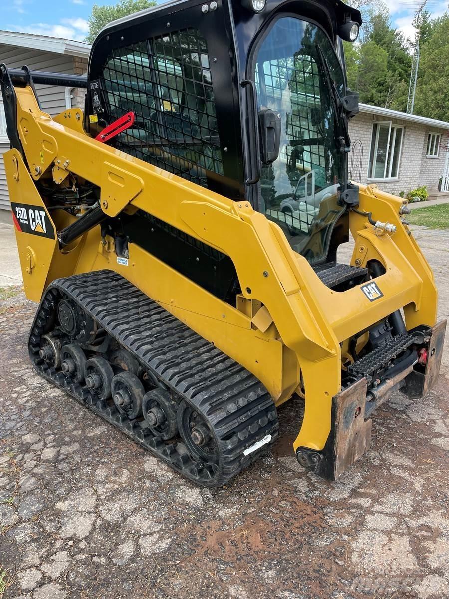 CAT 257D لوادر انزلاقية التوجيه