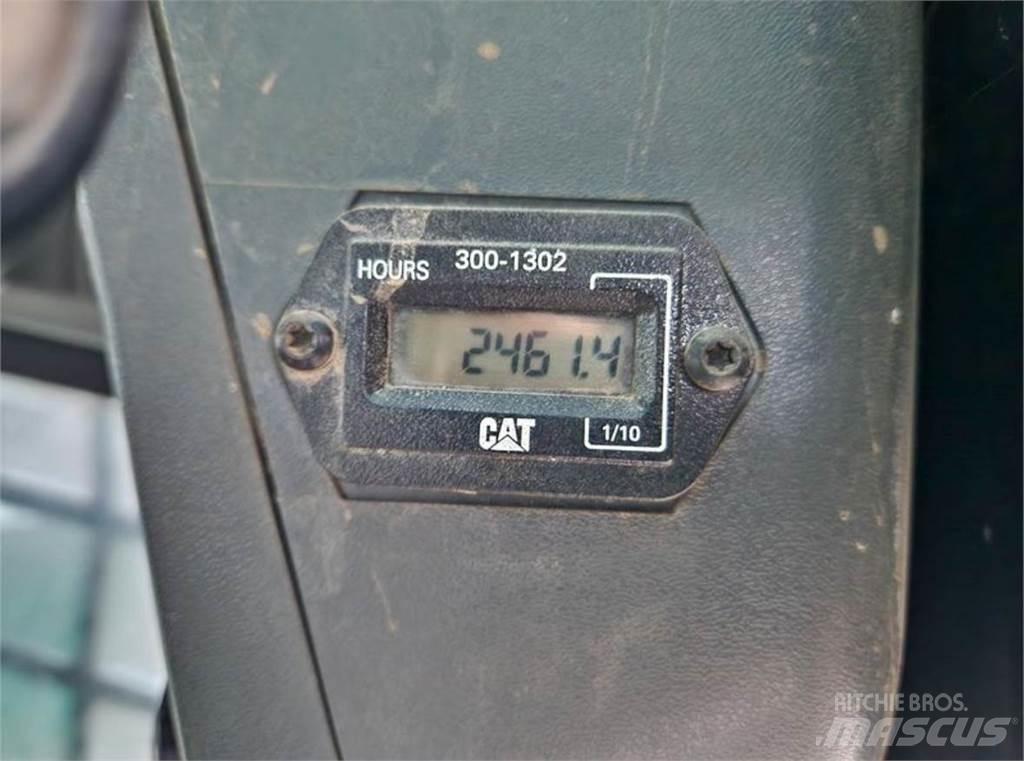 CAT 259B3 لوادر انزلاقية التوجيه
