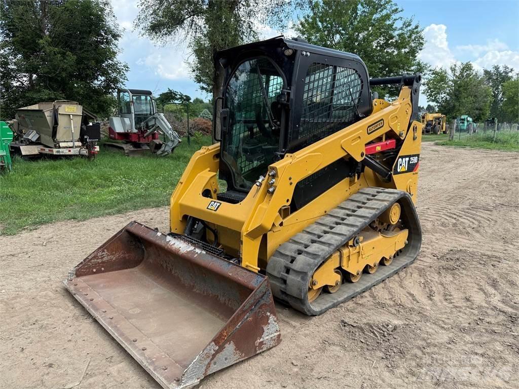 CAT 259D لوادر انزلاقية التوجيه