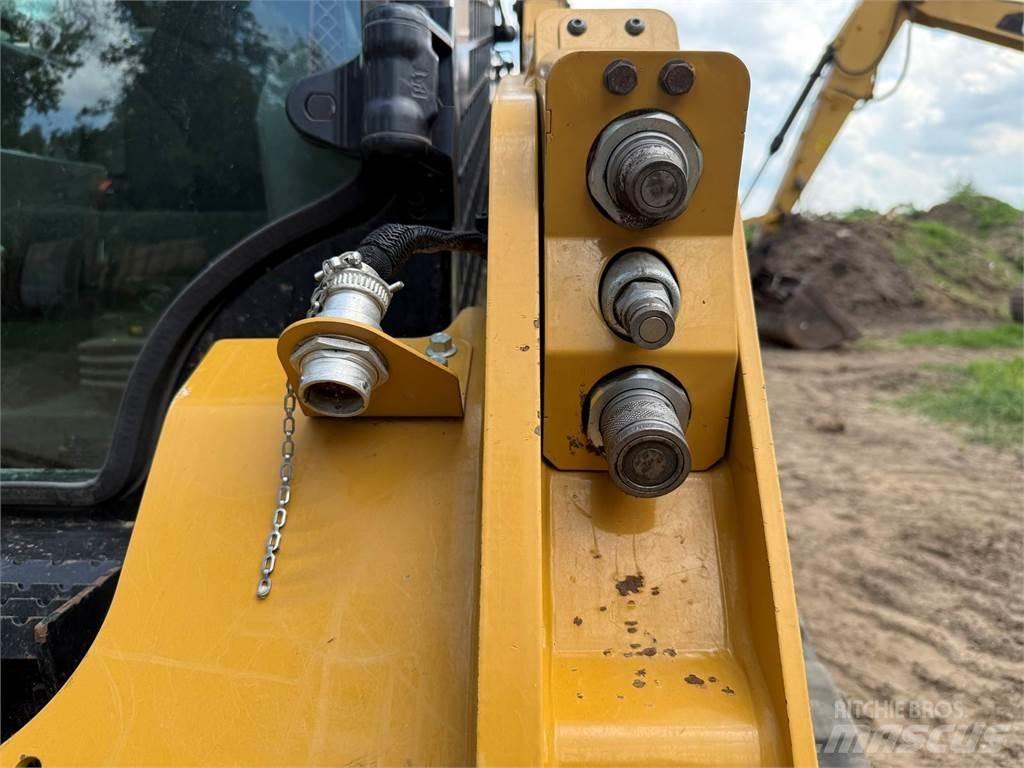 CAT 259D لوادر انزلاقية التوجيه