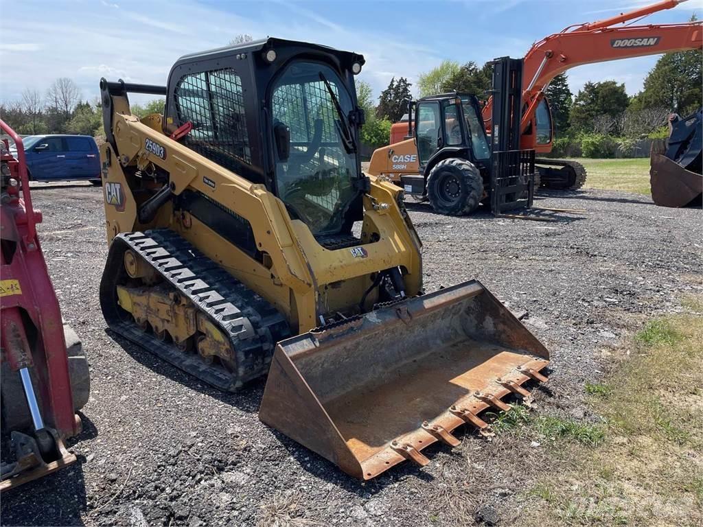 CAT 259D3 لوادر انزلاقية التوجيه