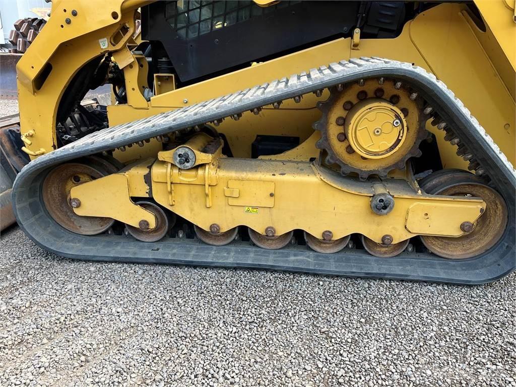 CAT 279D لوادر انزلاقية التوجيه