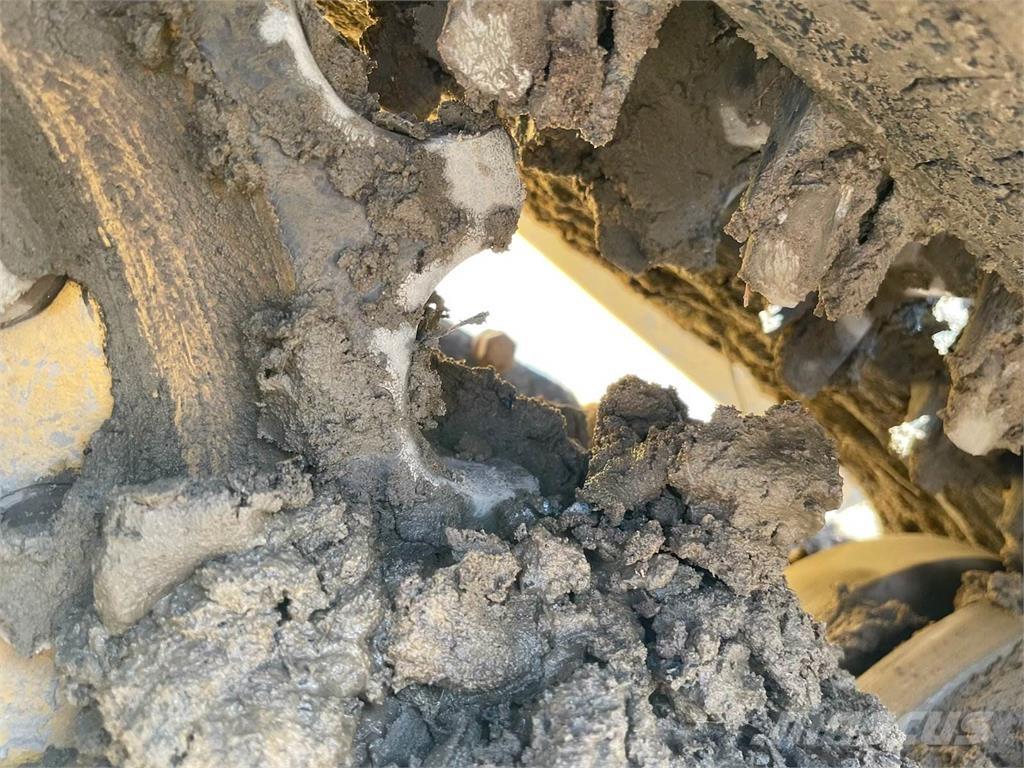 CAT 289D3 لوادر انزلاقية التوجيه