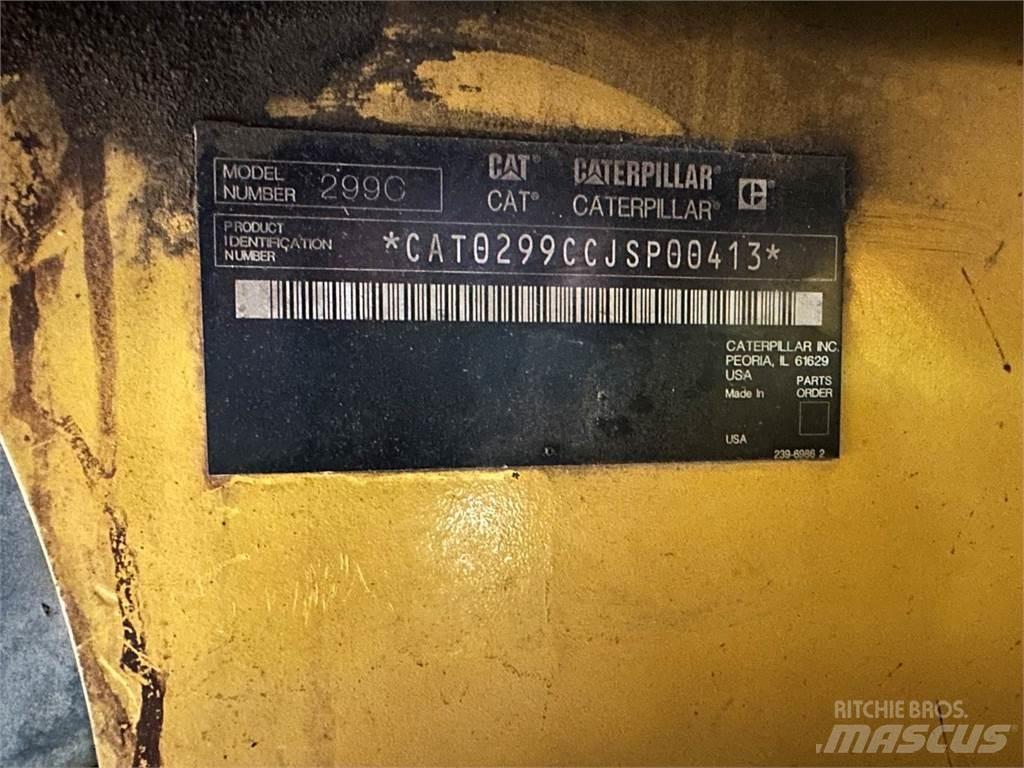 CAT 299C لوادر انزلاقية التوجيه