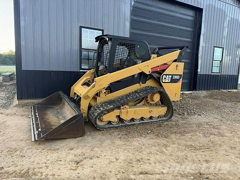 CAT 299D لوادر انزلاقية التوجيه