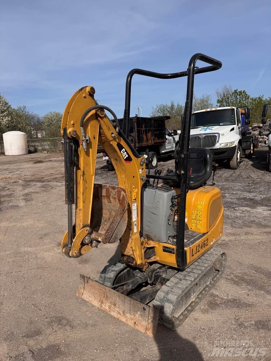 CAT 300.9D حفارات صغيرة أقل من 7 طن (حفارات صغيرة)