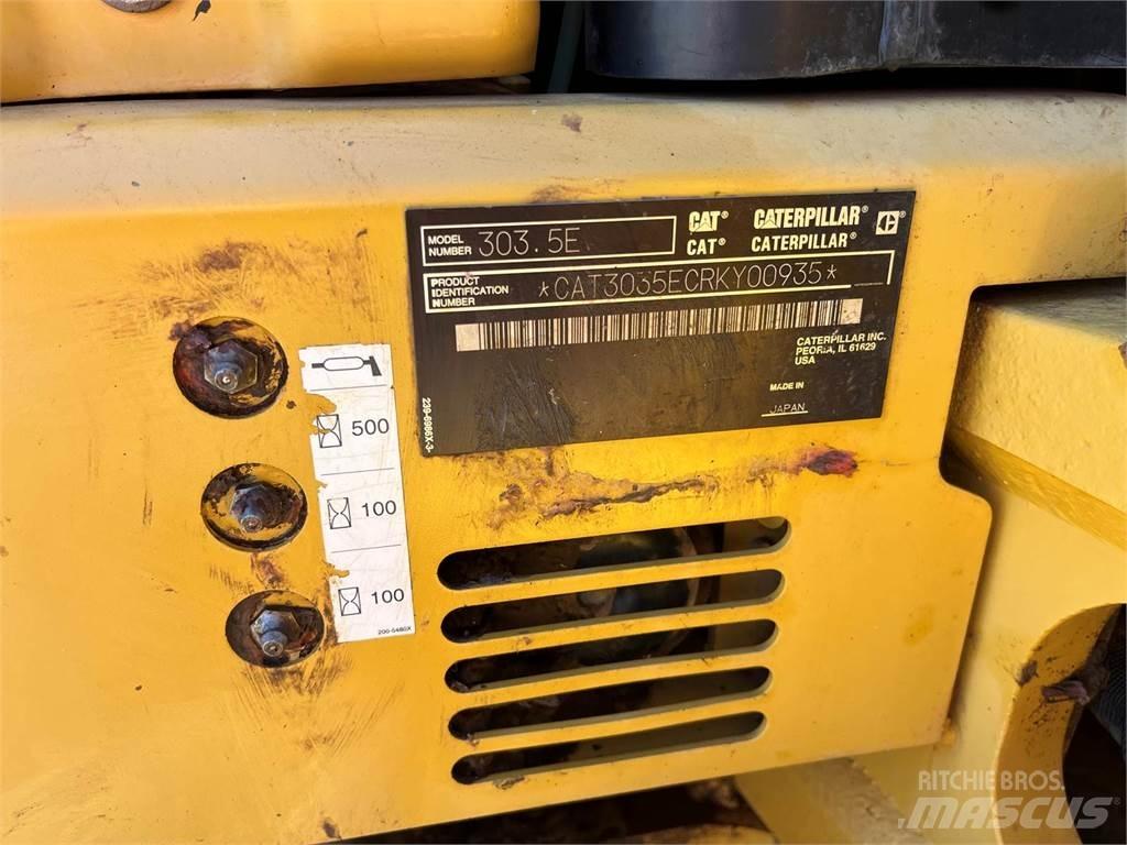 CAT 303.5 حفارات زحافة