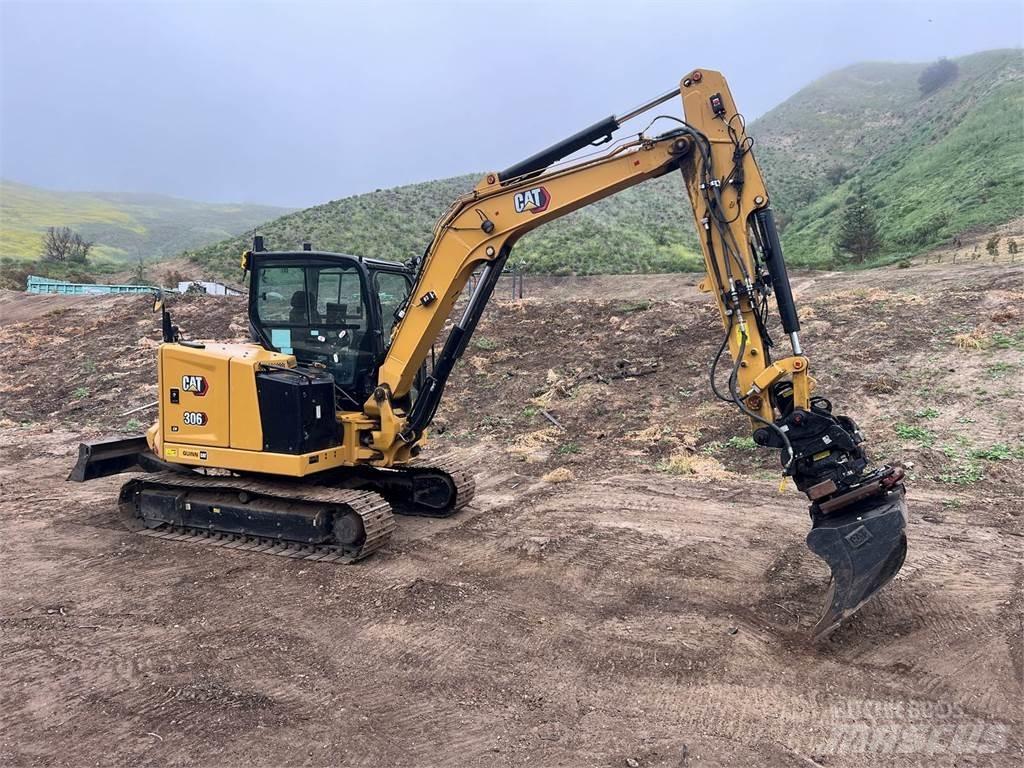 CAT 306 CR حفارات زحافة