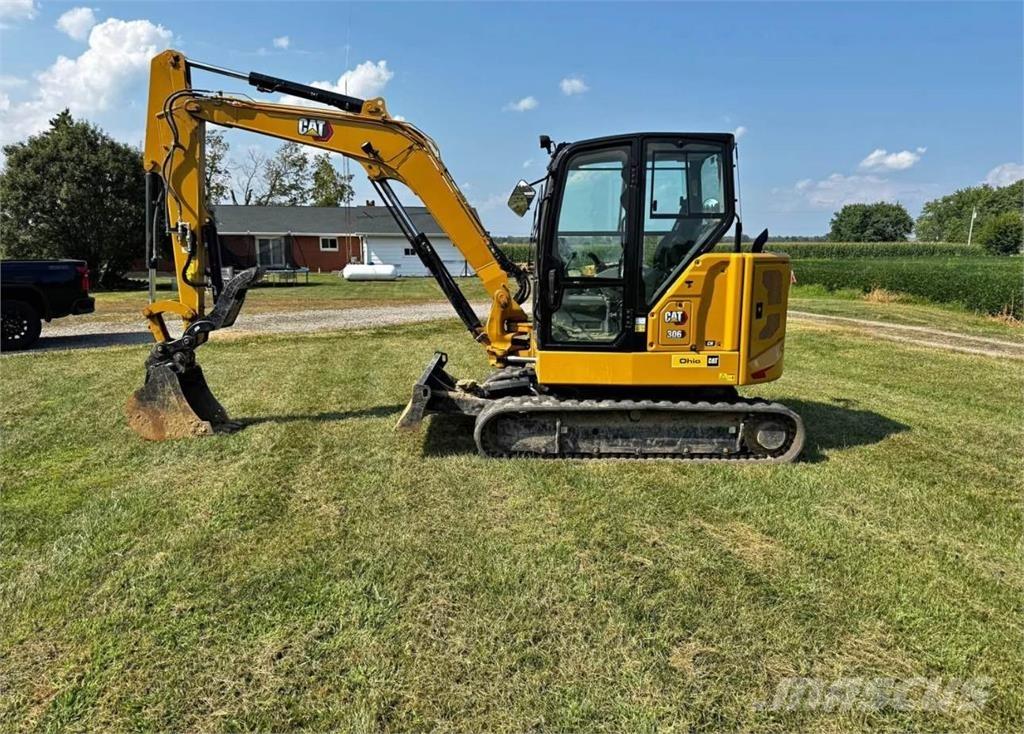 CAT 306CR حفارات زحافة