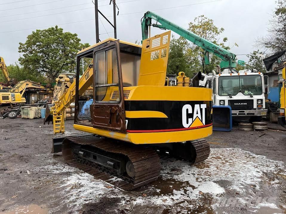 CAT 307 حفارات زحافة