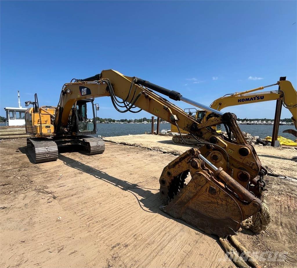 CAT 313FL حفارات زحافة