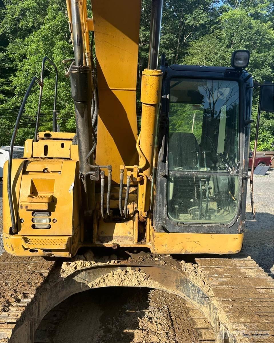 CAT 314C حفارات زحافة