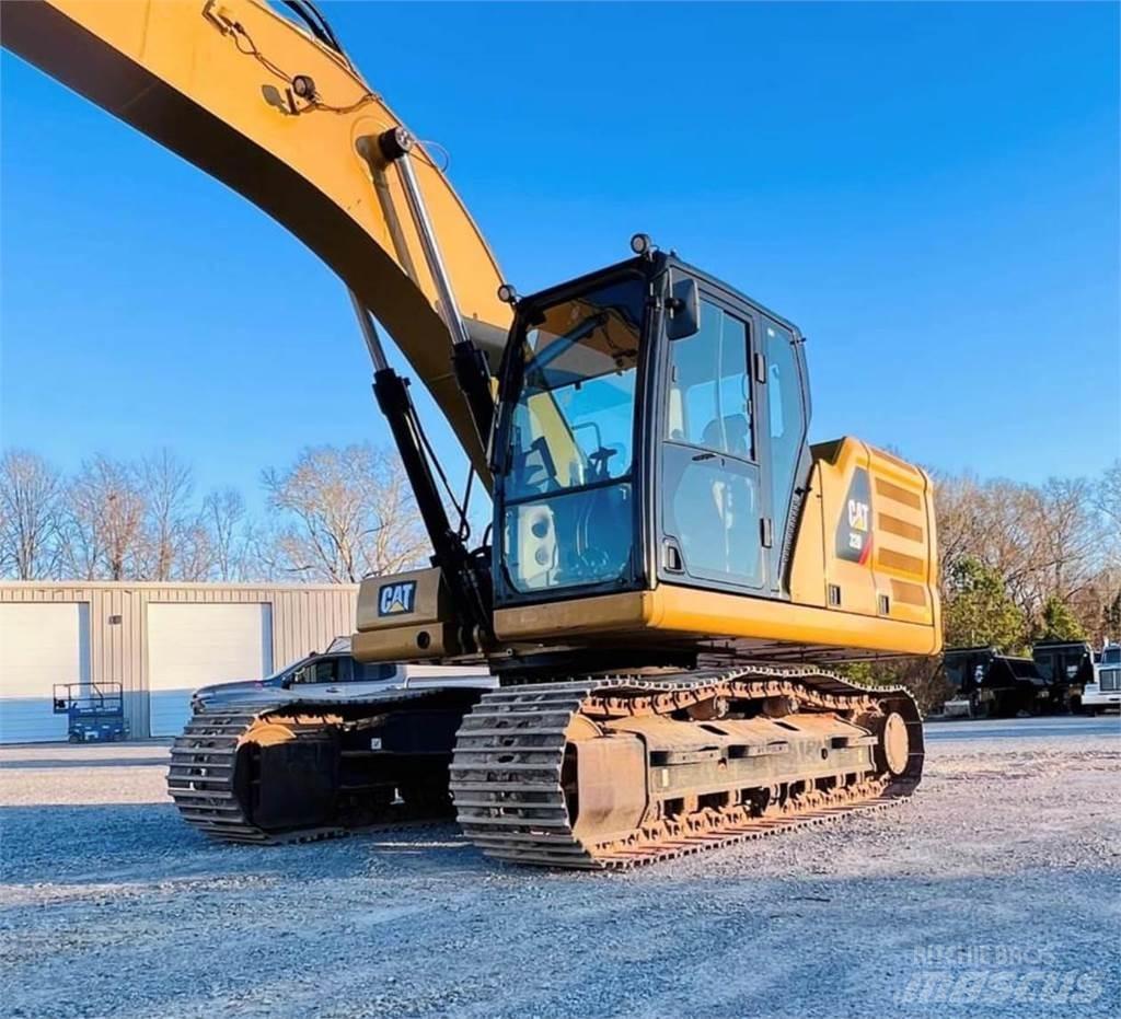 CAT 320 حفارات زحافة