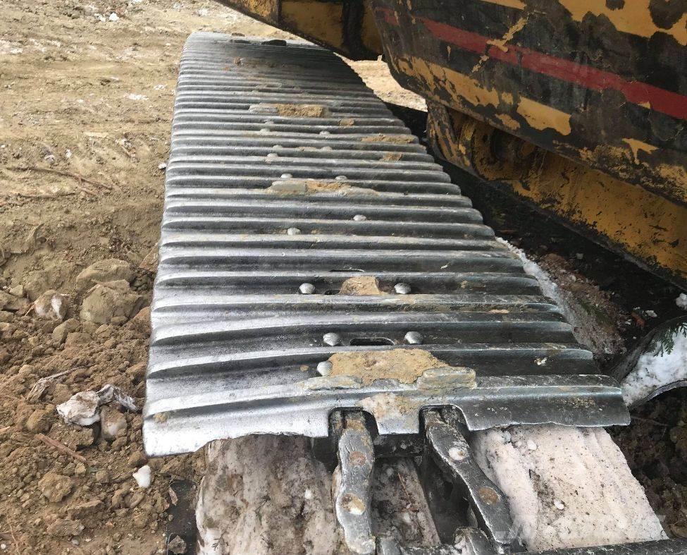 CAT 320B حفارات زحافة