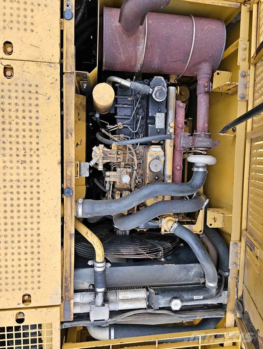 CAT 320CL حفارات زحافة