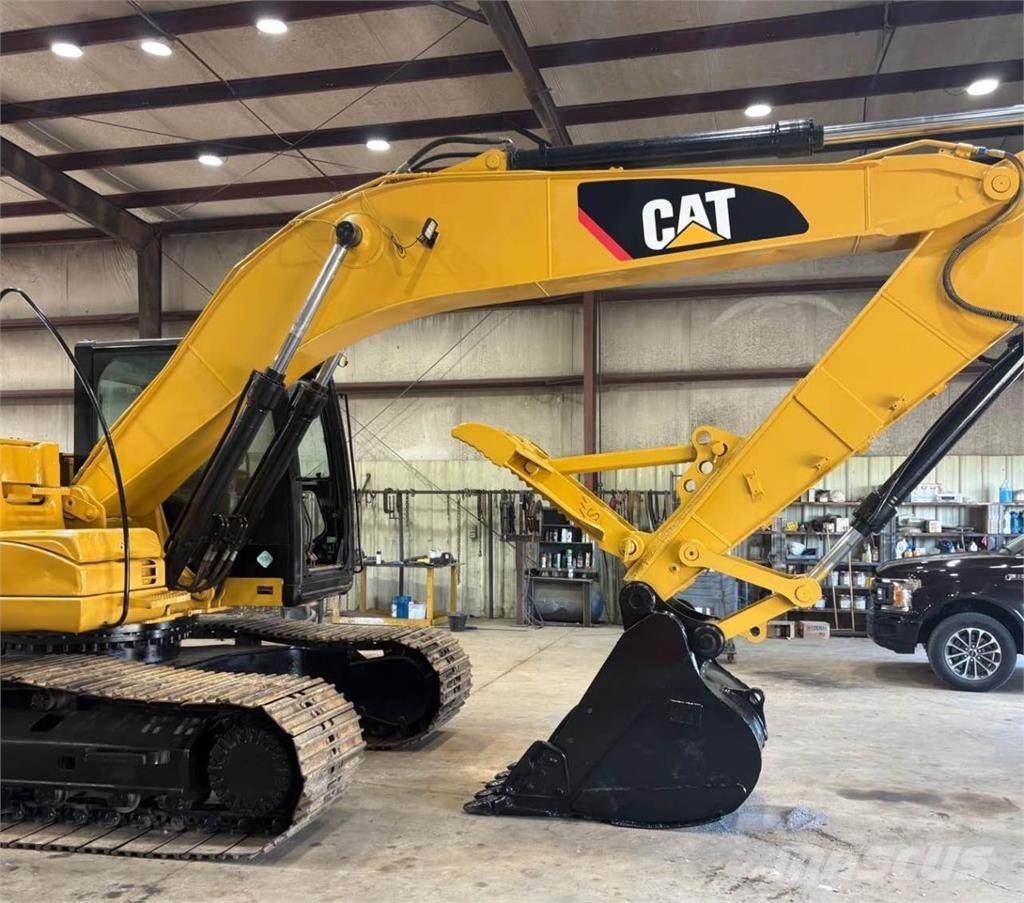 CAT 320DL حفارات زحافة
