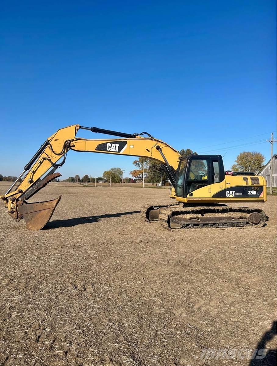 CAT 320DL حفارات زحافة