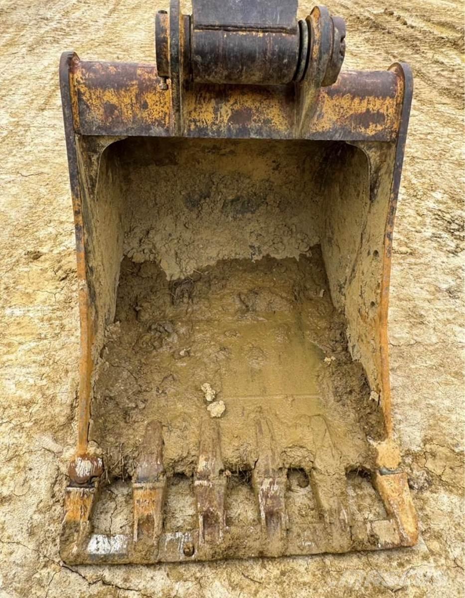 CAT 320EL حفارات زحافة