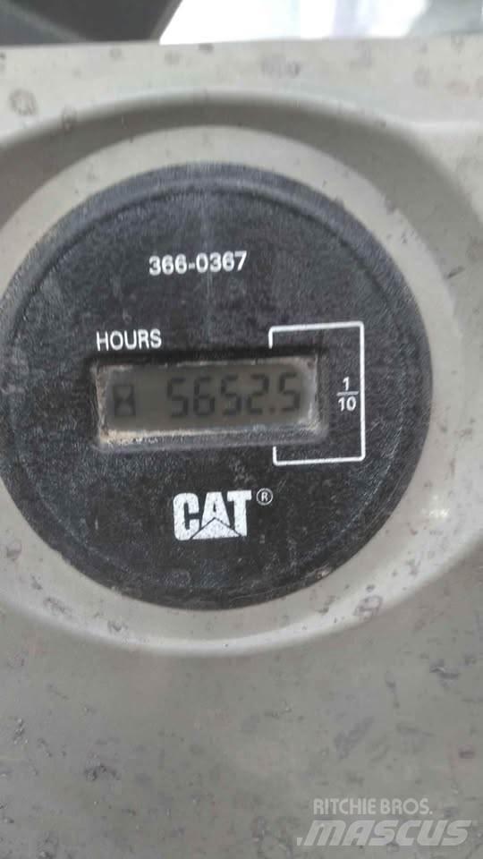 CAT 320EL حفارات زحافة