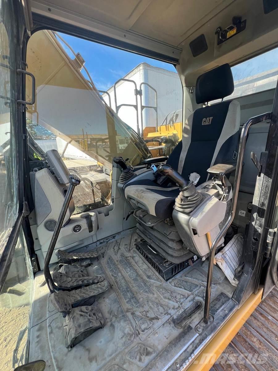 CAT 320EL حفارات زحافة