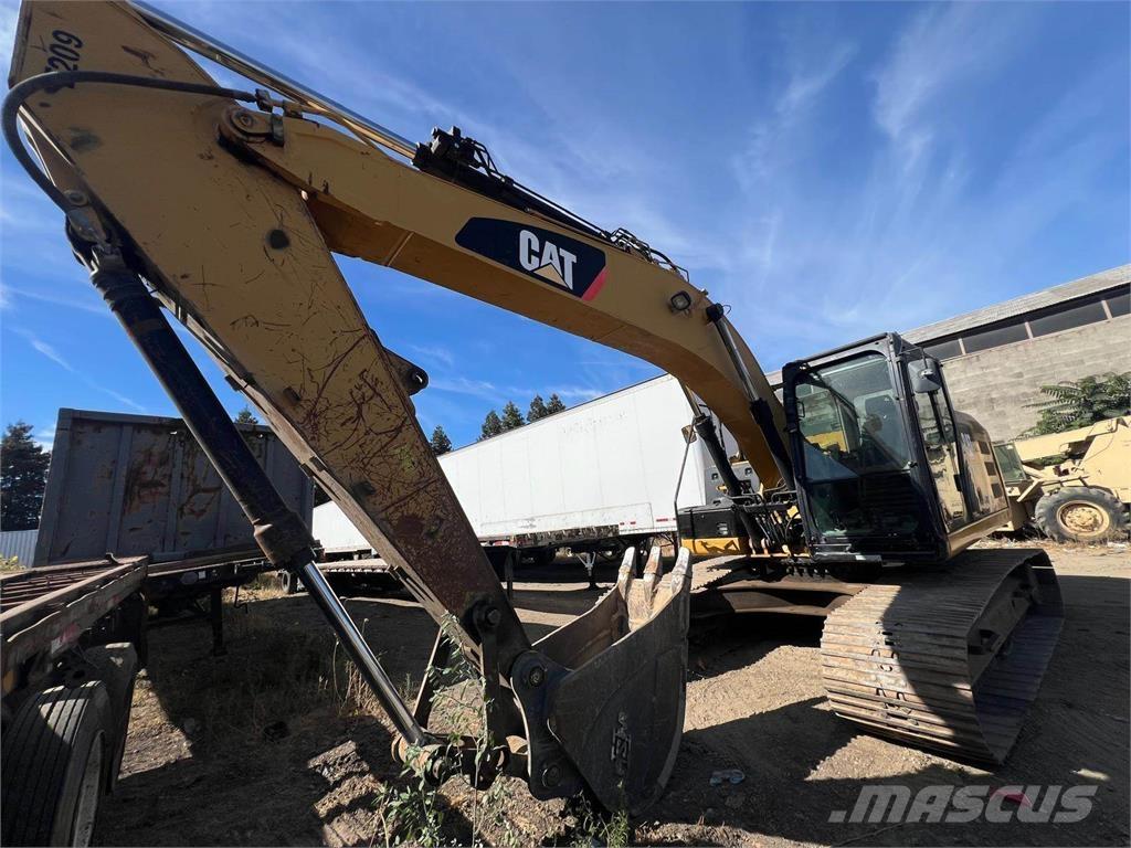 CAT 320EL حفارات زحافة