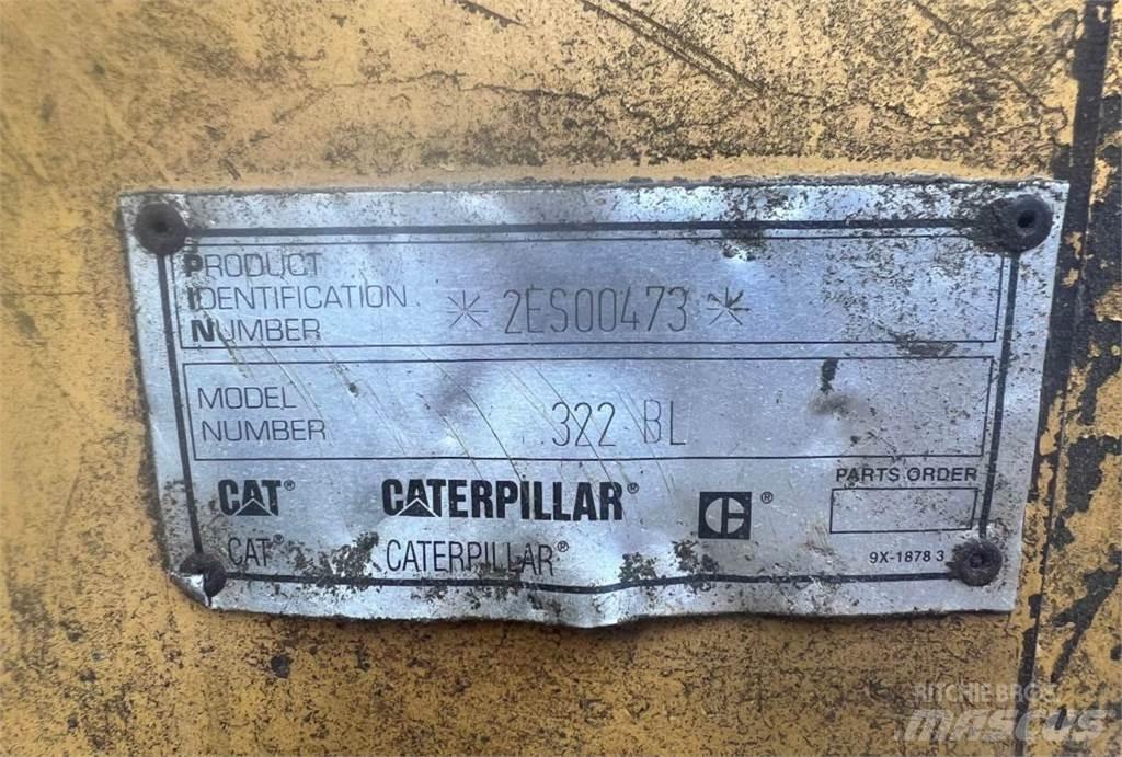 CAT 322BL حفارات زحافة