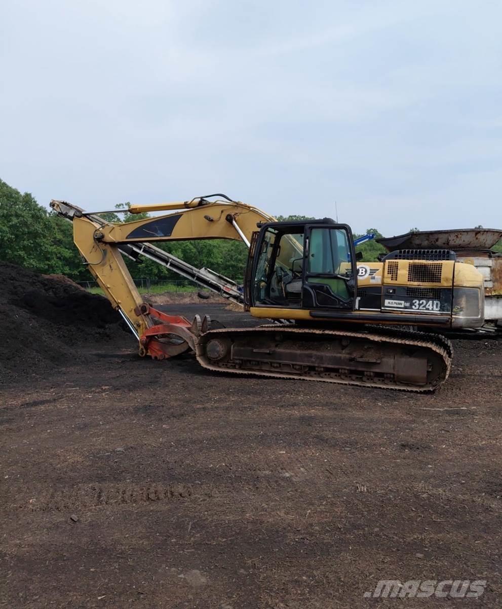 CAT 324D حفارات زحافة