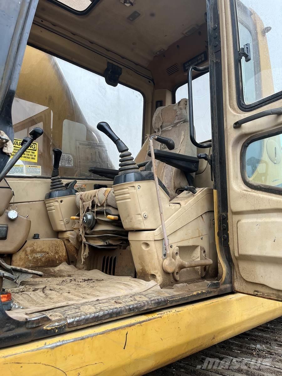 CAT 325 حفارات زحافة