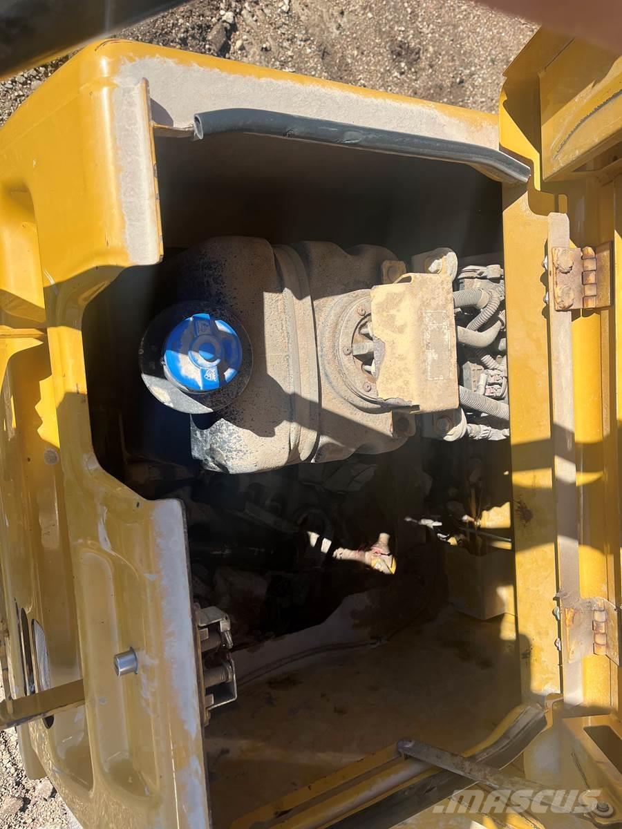 CAT 326FL حفارات زحافة