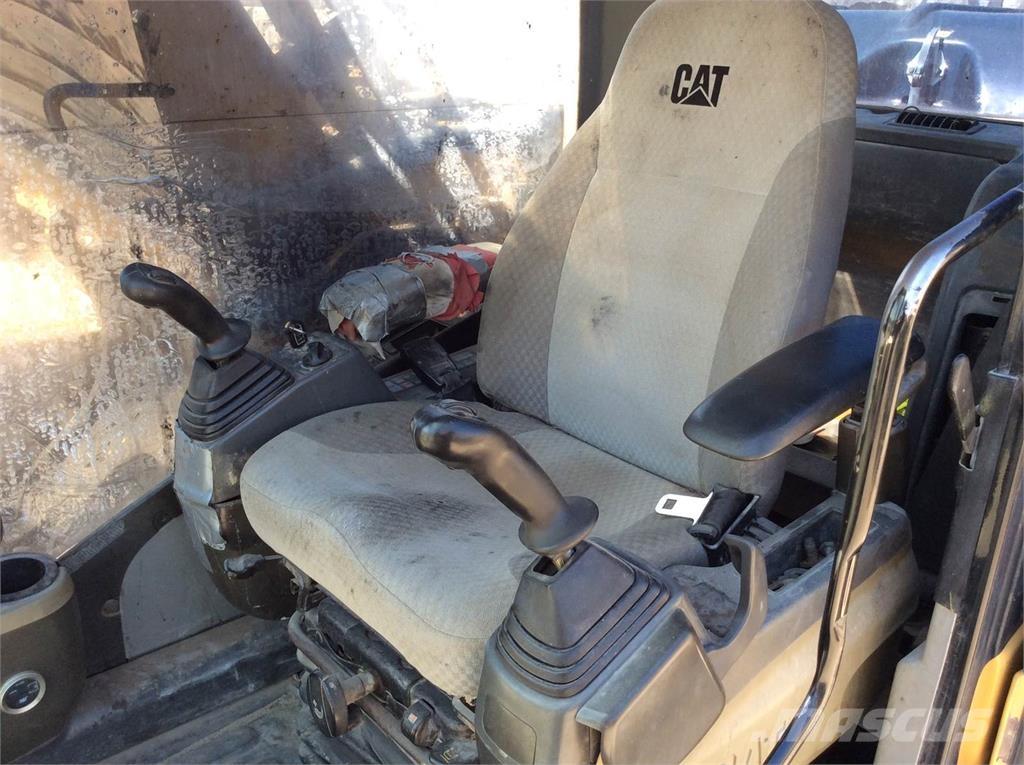 CAT 329DL حفارات زحافة
