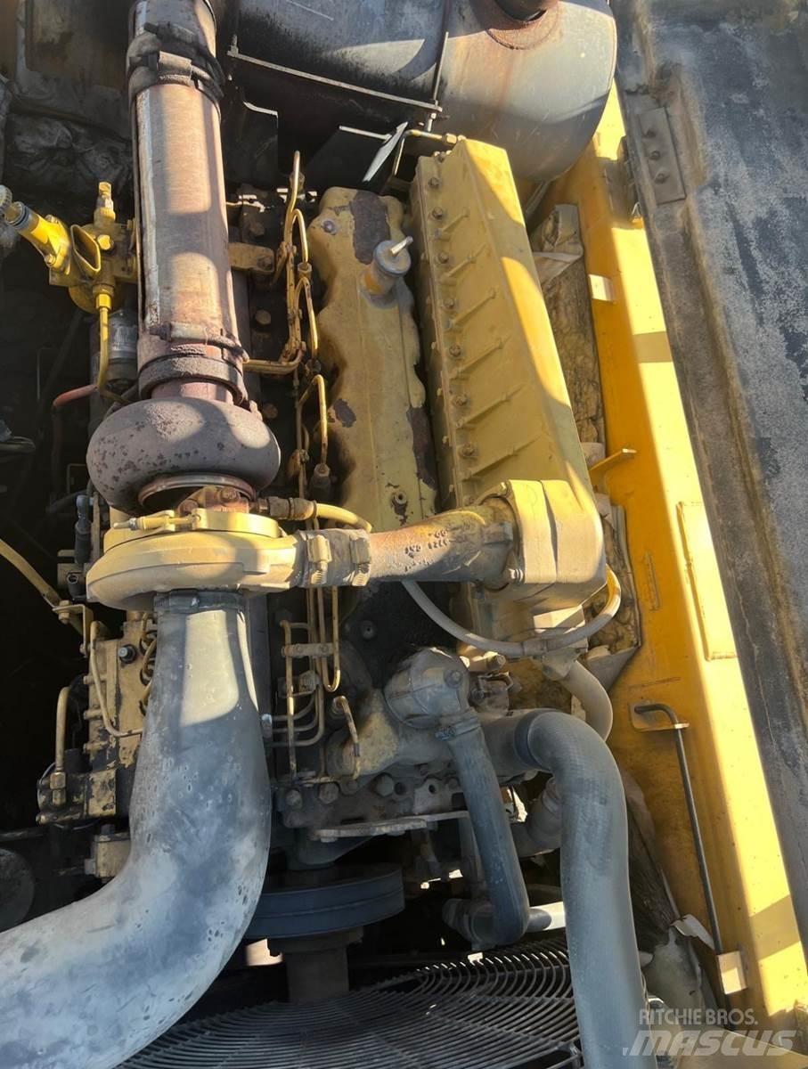 CAT 330BL حفارات زحافة