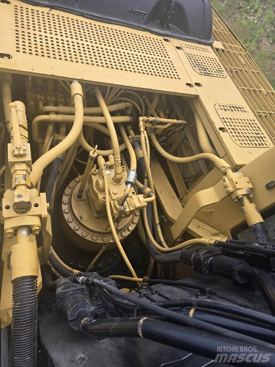 CAT 330CL حفارات زحافة