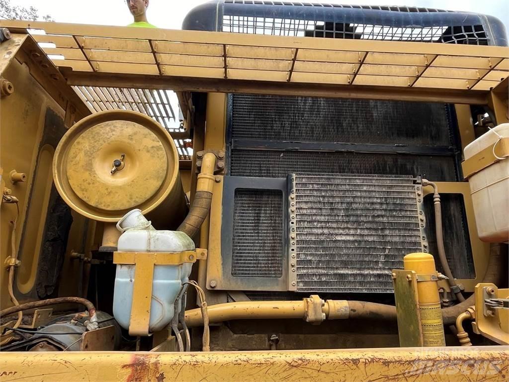 CAT 330L حفارات زحافة