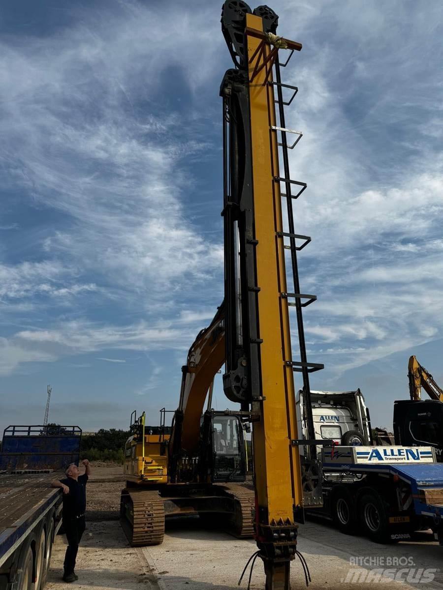 CAT 336FL حفارات زحافة