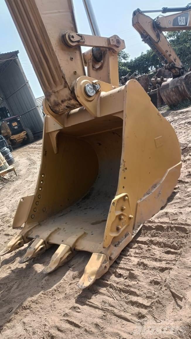 CAT 345GC حفارات زحافة