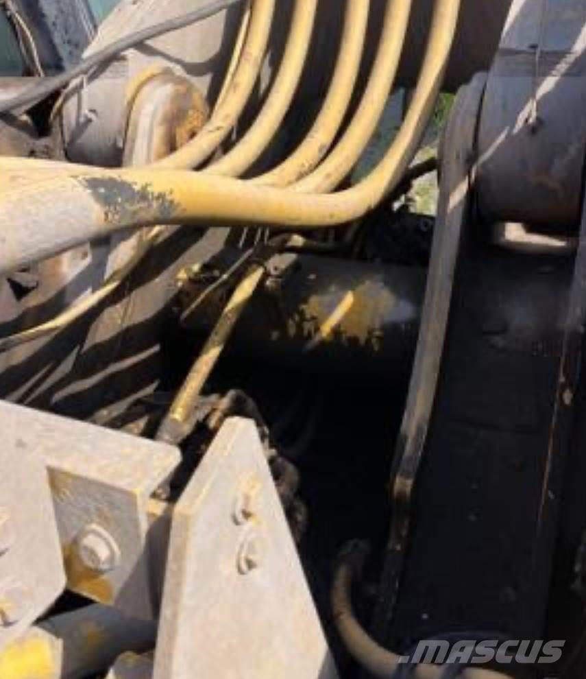 CAT 390FL حفارات زحافة