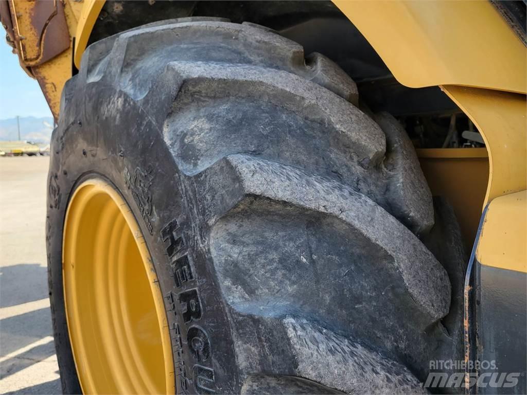 CAT 450F حفارات زحافة