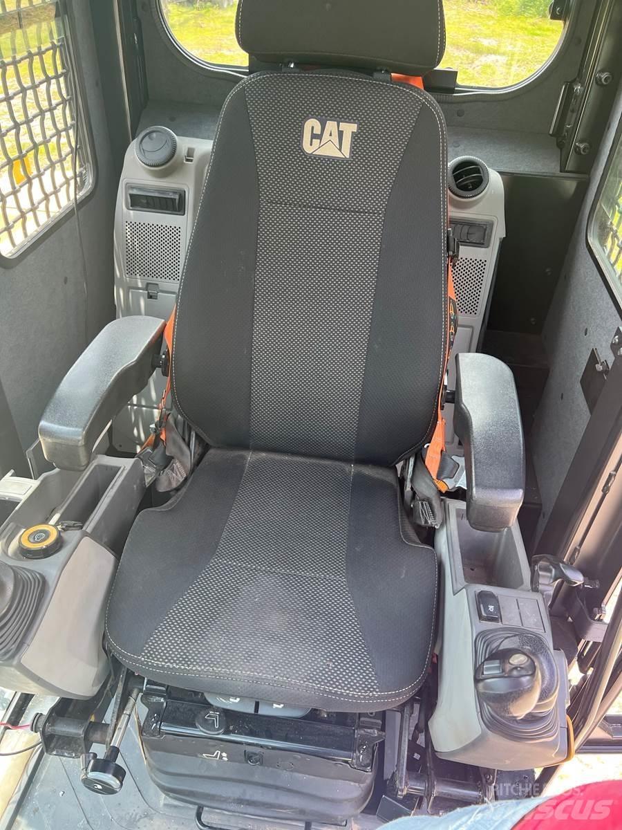 CAT 538 LL لوادر بذراع مفصلي