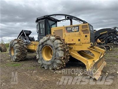 CAT 555D ساحبات الأشجار