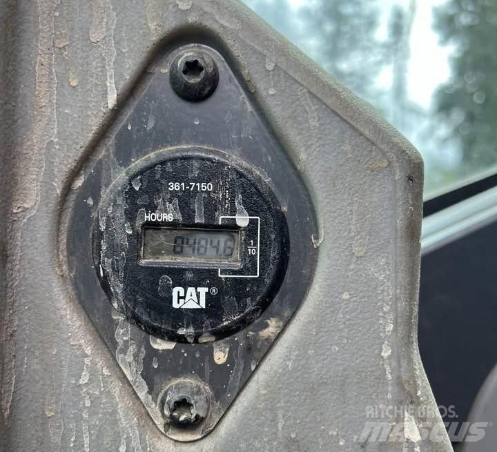 CAT 568 LL لوادر بذراع مفصلي