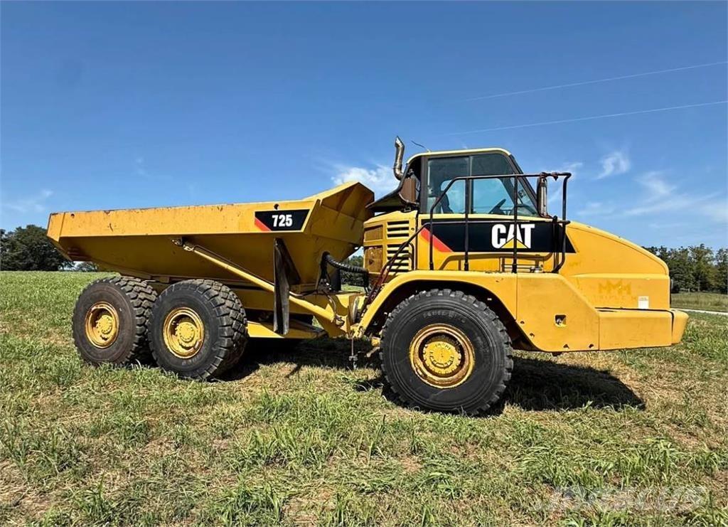 CAT 725 ساحبات مفصلية