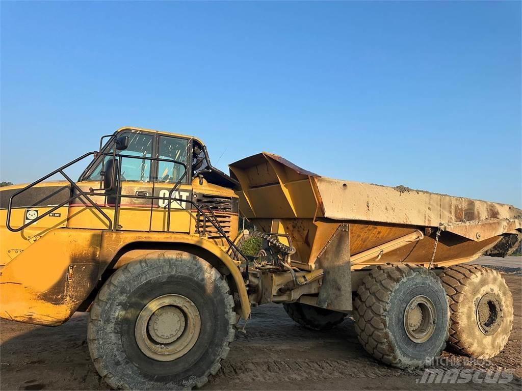 CAT 740 ساحبات مفصلية