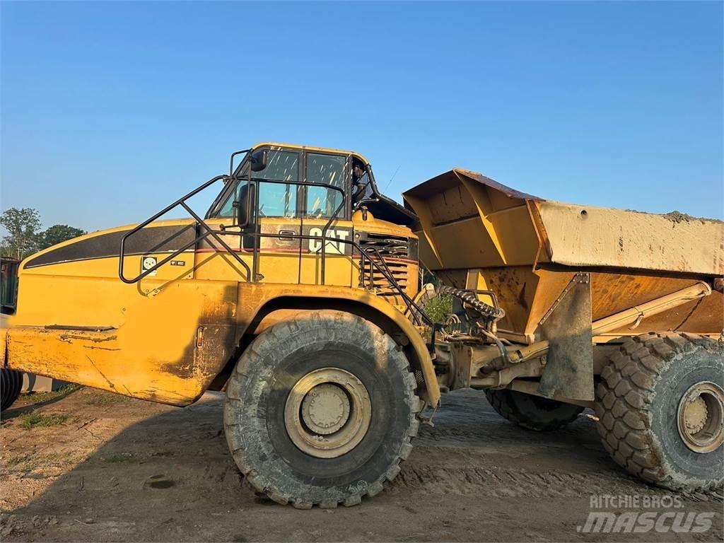 CAT 740 ساحبات مفصلية