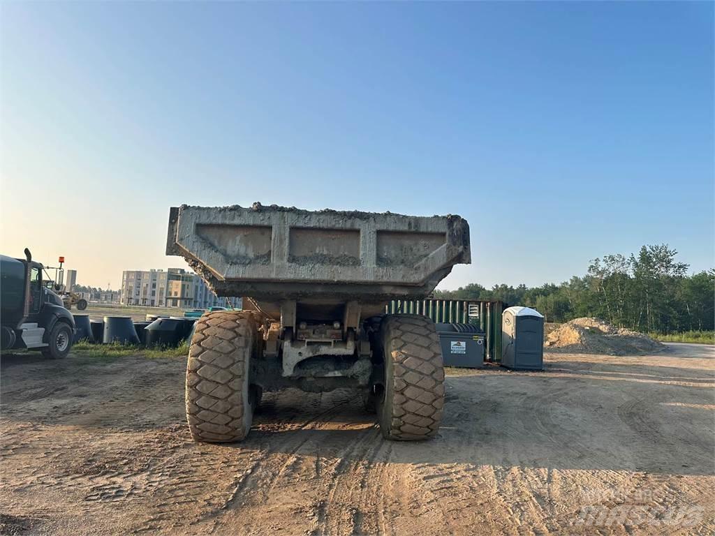 CAT 740 ساحبات مفصلية